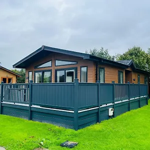 https://blue-bell-lodge-with-hot-tub-malton.yorkshirehotels.net